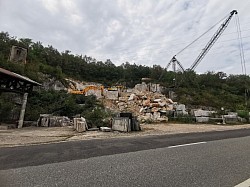 Steinbruch in Arzo